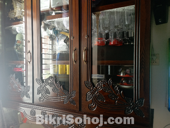 ওয়াল শোকেস